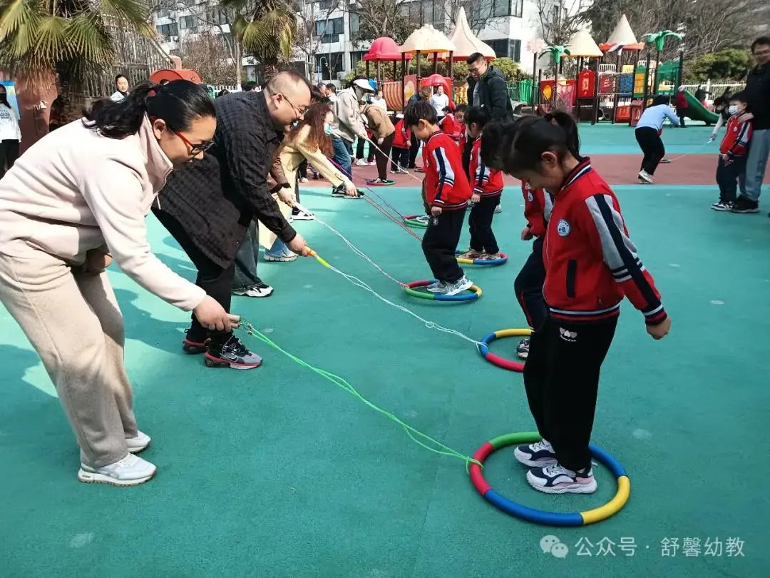 大班室内规则游戏教案-小朋友们快来教室玩超级有趣的游戏，遵守小规则让快乐加倍